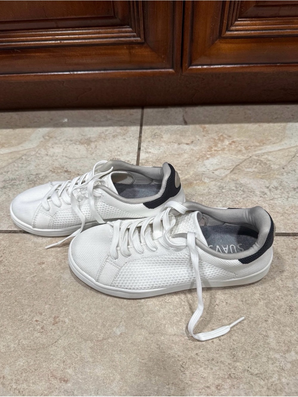 Suavs The Original Sneaker Women’s Size 7 - Picture 2 of 9